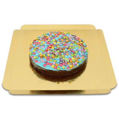 Brownie-Torte mit Schokolinsen-Deko