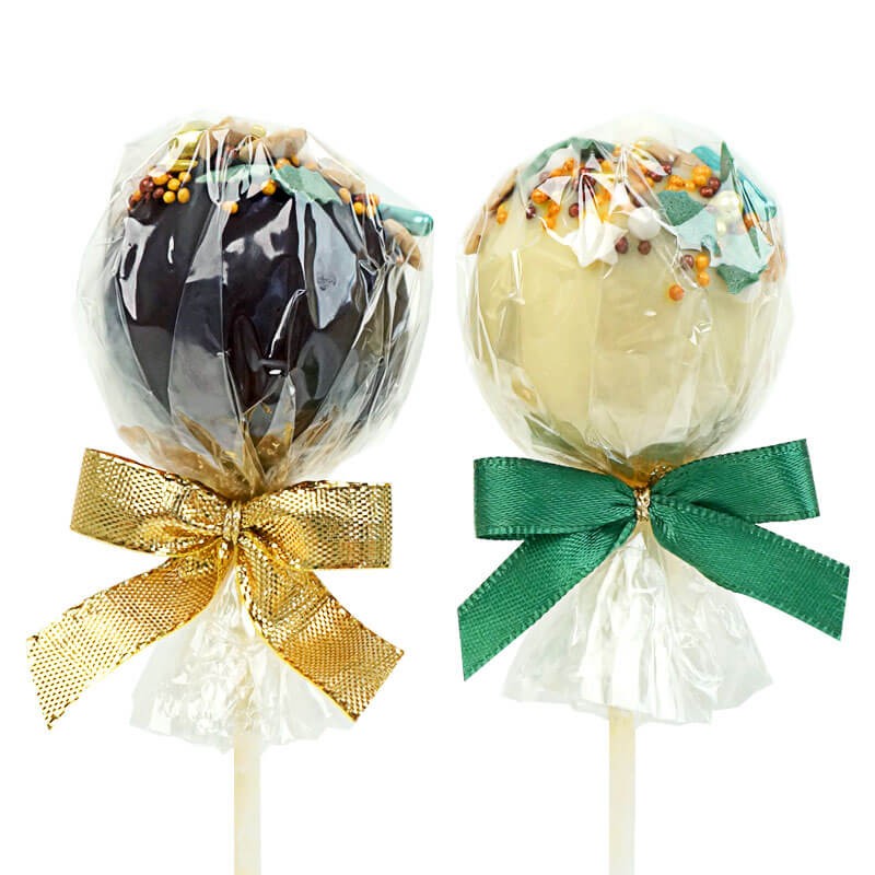 Weihnachts-Cake-Pops mit gold-grünen Streuseln