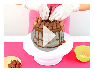 Deine Torte mit KitKat® Riegeln!