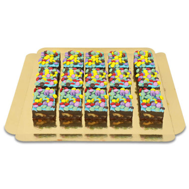 15 Brownies mit Schokolinsen-Deko