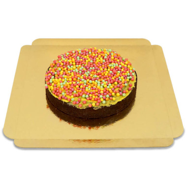 Brownie-Torte mit Brauseperlen-Deko